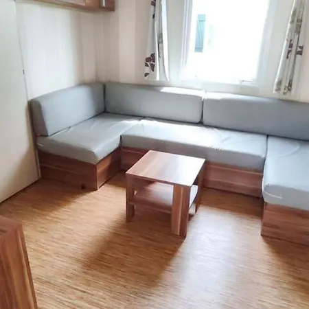 Semesterbostad A Avec Piscine Partagee